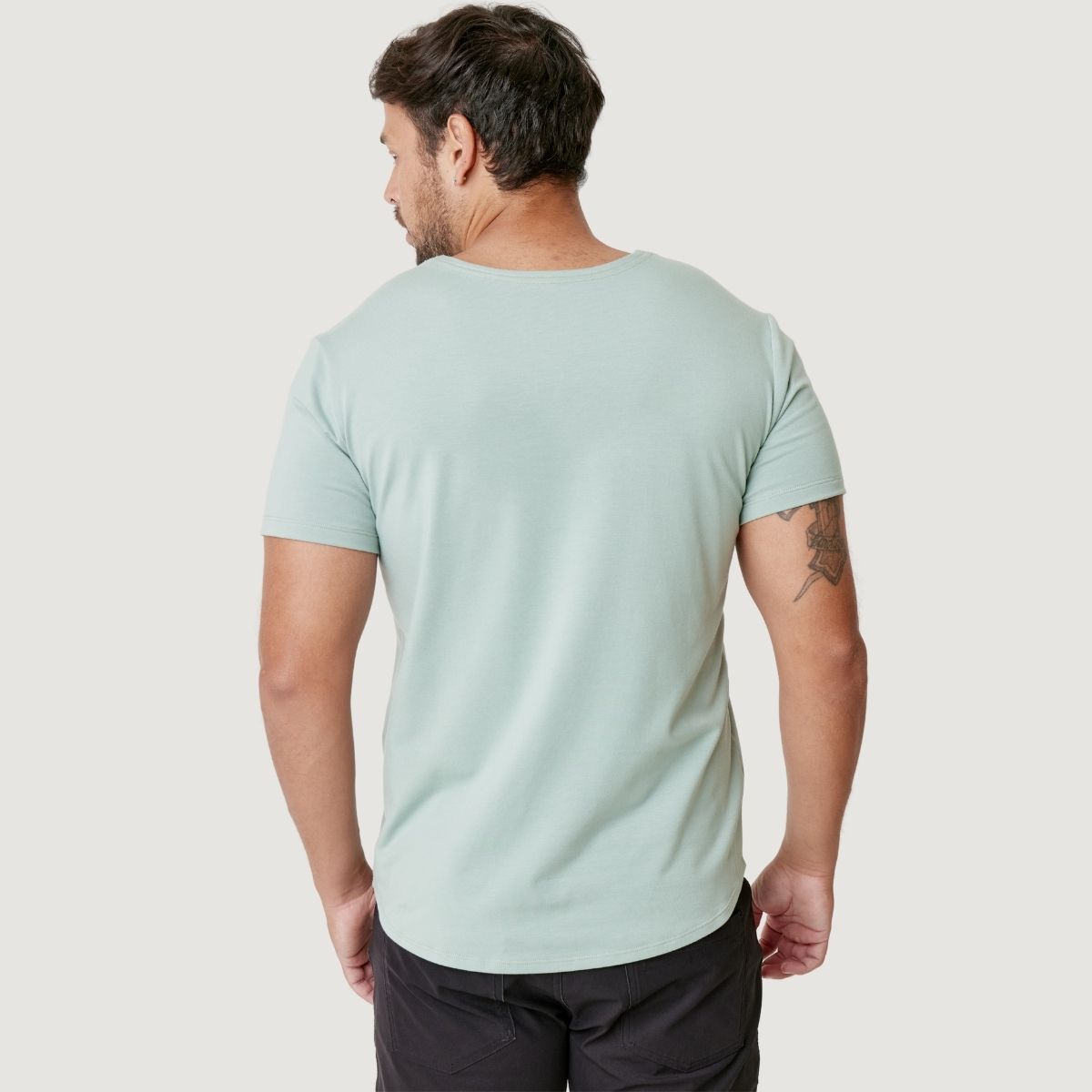 T-SHIRT POCKET FIT
