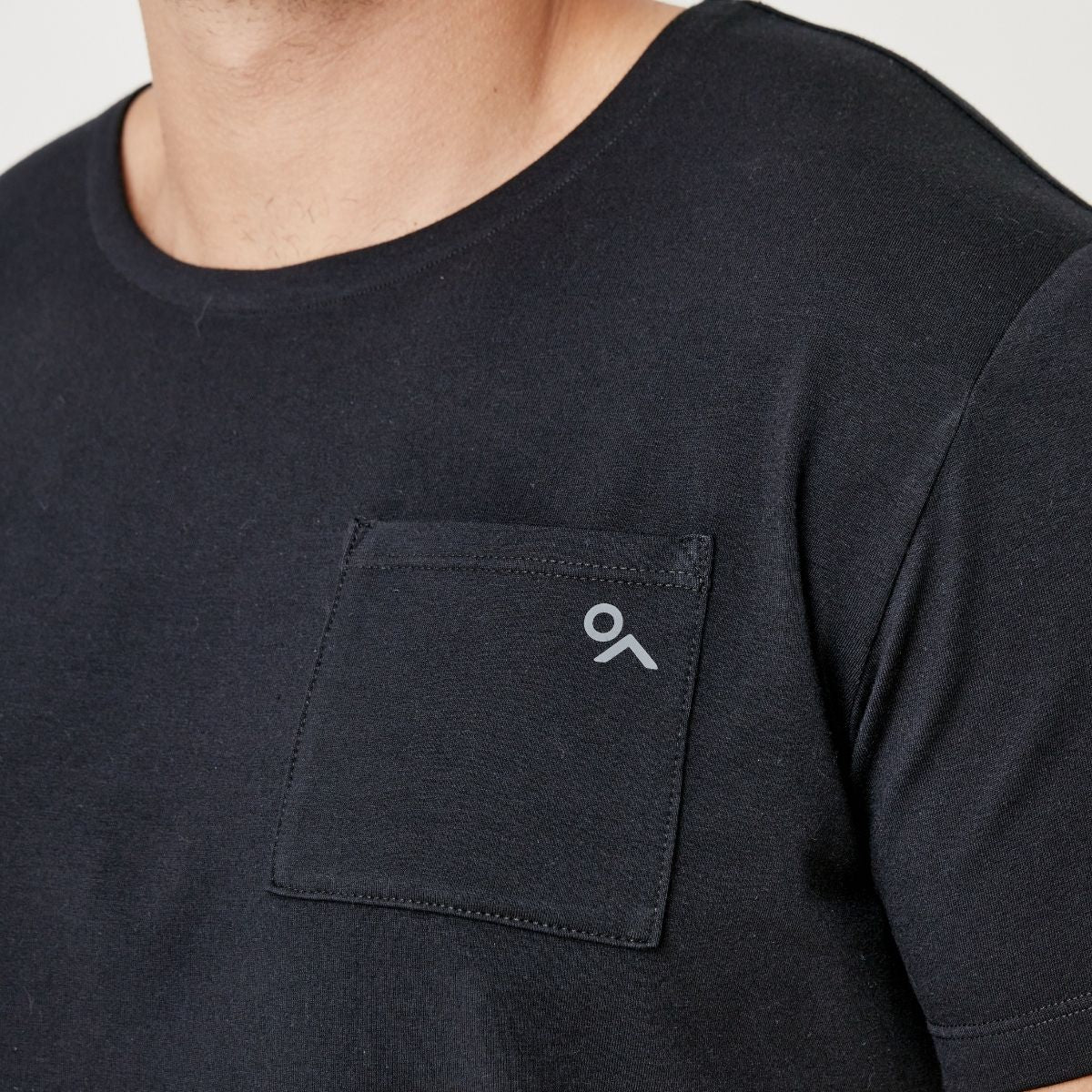 T-SHIRT POCKET FIT