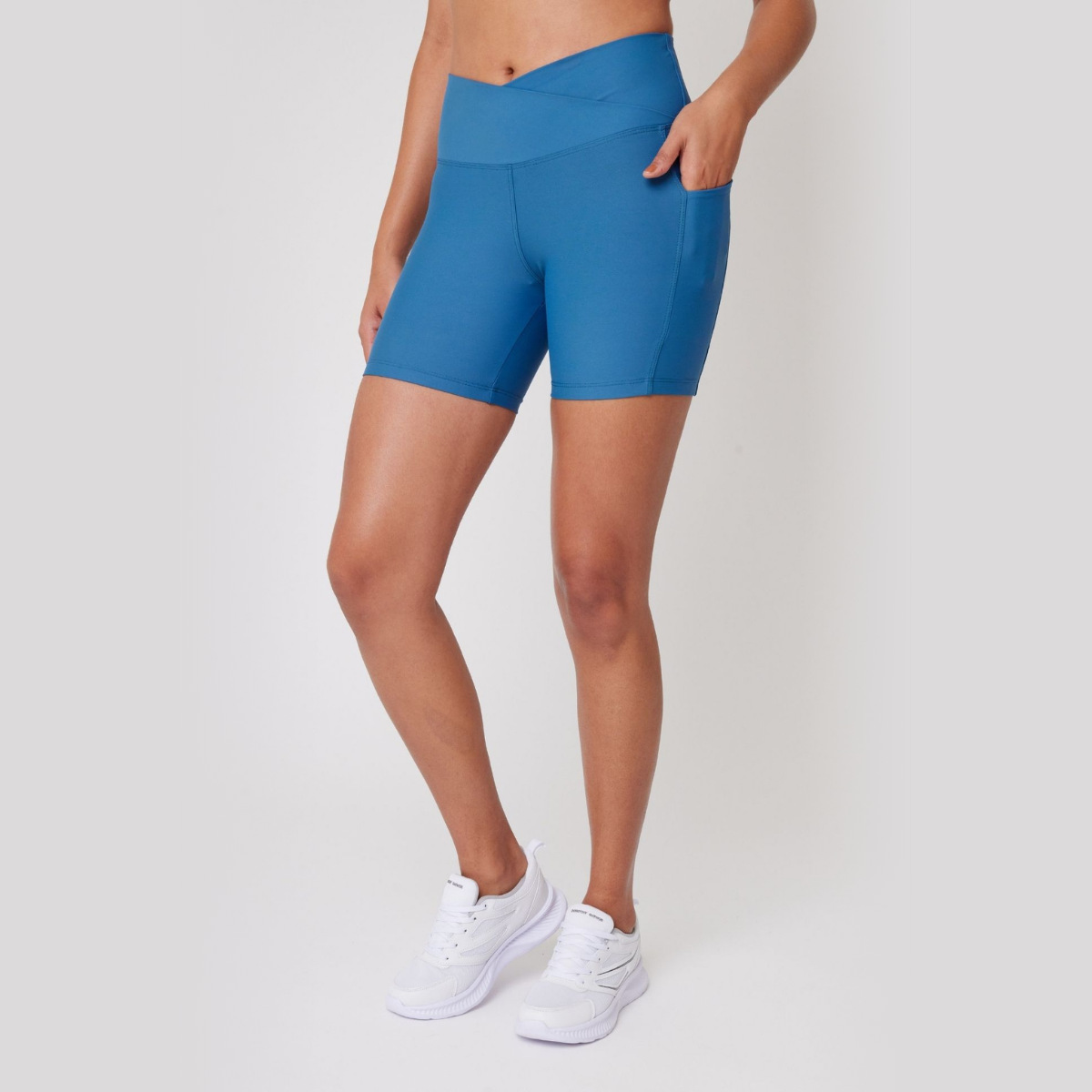 SHORT DYNAMIC STYLE