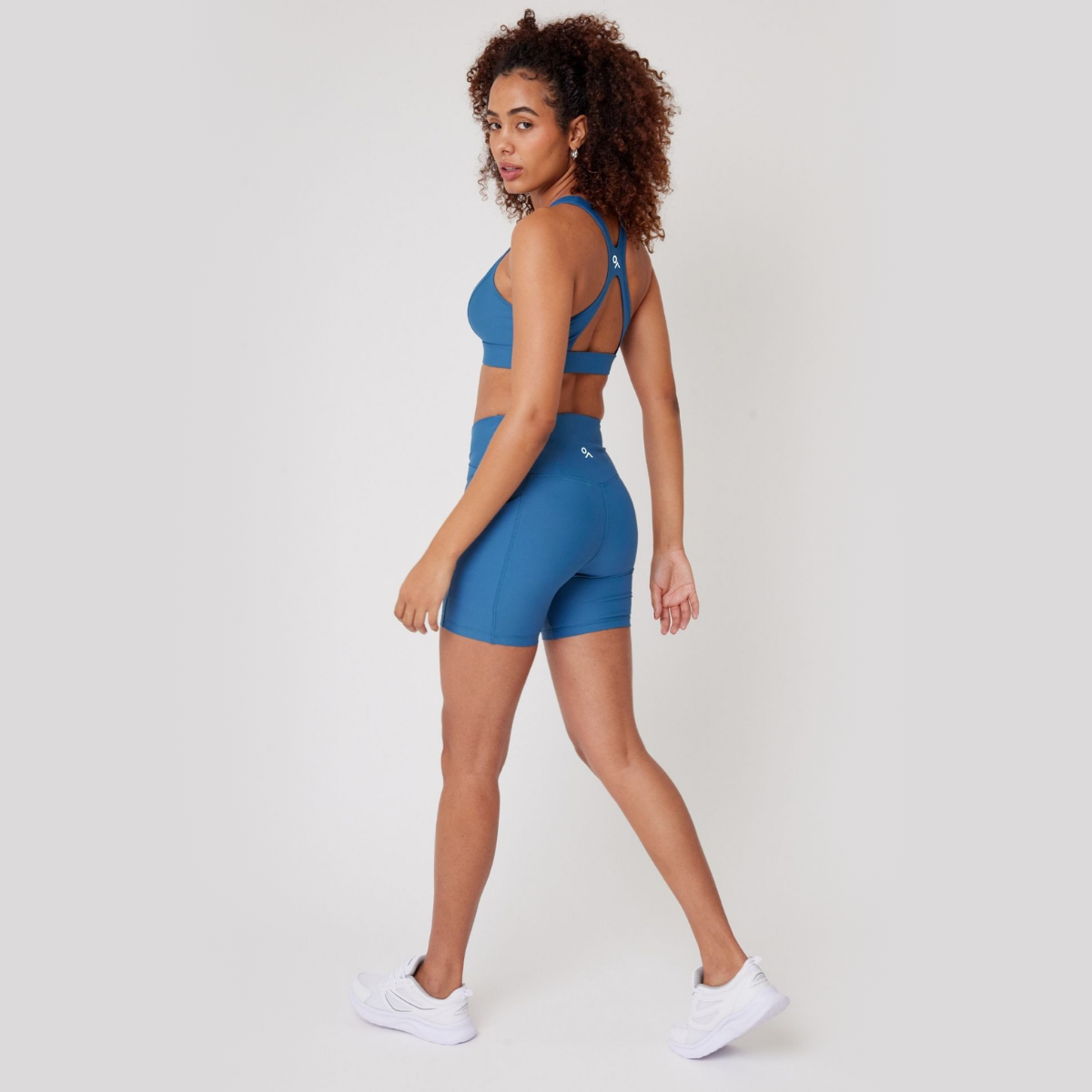 SHORT DYNAMIC STYLE